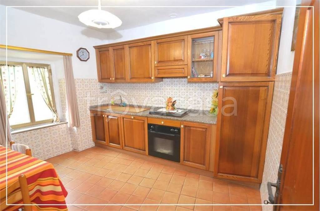 casa indipendente in vendita a Serravalle Pistoiese in zona Castellina