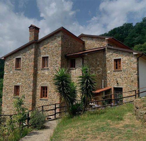 casa indipendente in vendita a Serravalle Pistoiese