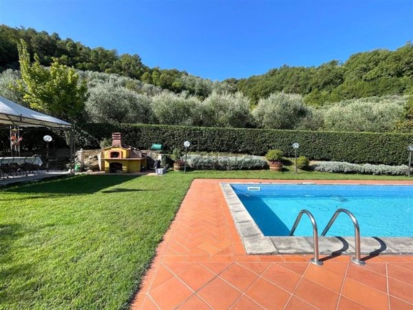 casa indipendente in vendita a Serravalle Pistoiese