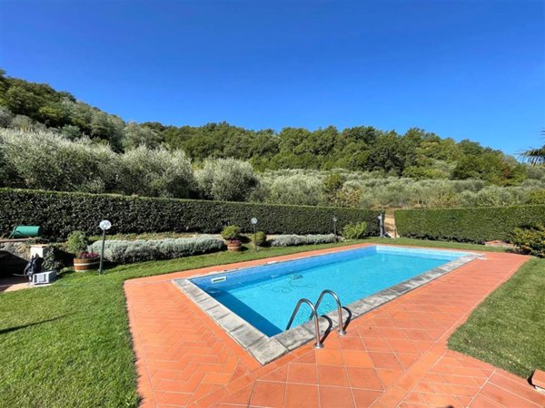 casa indipendente in vendita a Serravalle Pistoiese