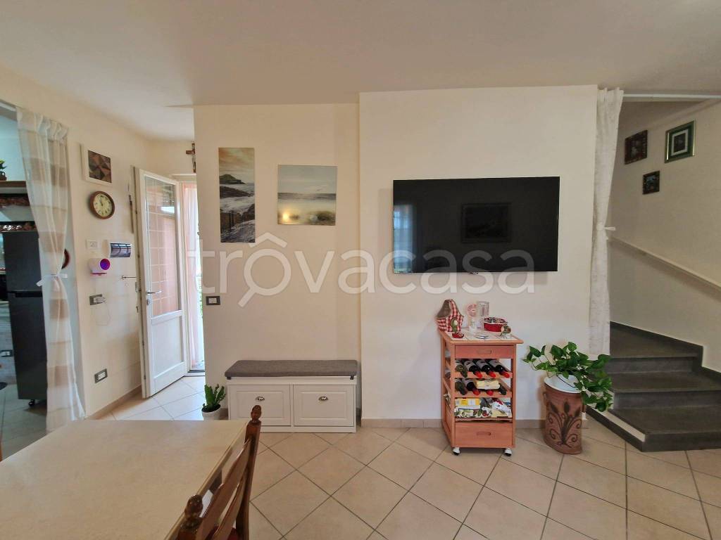 casa indipendente in vendita a Serravalle Pistoiese in zona Casalguidi