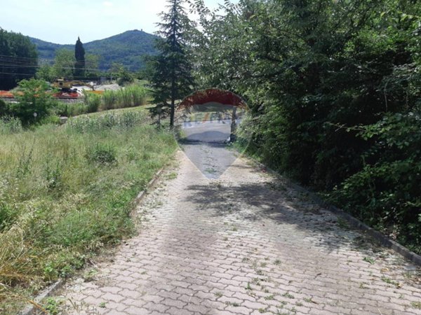 locale di sgombero in vendita a Serravalle Pistoiese