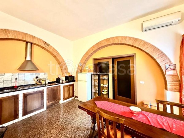 appartamento in vendita a Serravalle Pistoiese in zona Casalguidi