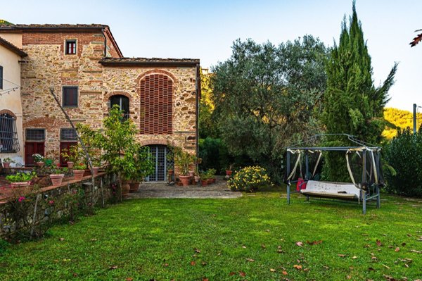 casa indipendente in vendita a Serravalle Pistoiese in zona Vinacciano