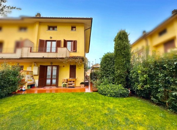 casa indipendente in vendita a Serravalle Pistoiese in zona Casalguidi