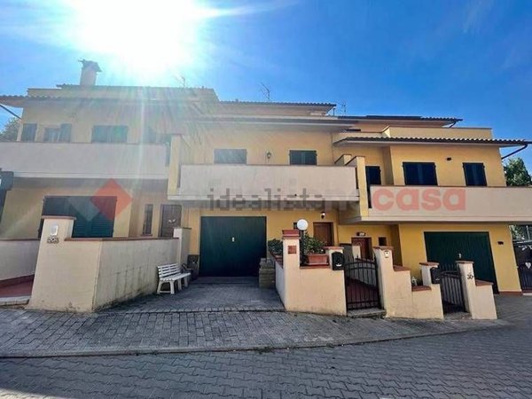 casa indipendente in vendita a Serravalle Pistoiese in zona Casalguidi