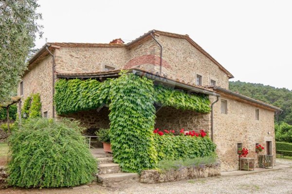 casa indipendente in vendita a Serravalle Pistoiese in zona Castellina