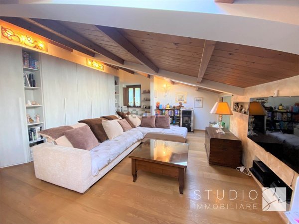 casa indipendente in vendita a Serravalle Pistoiese in zona Vinacciano
