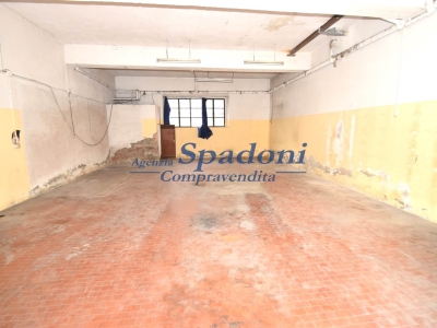 locale di sgombero in vendita a Serravalle Pistoiese in zona Ponte di Serravalle