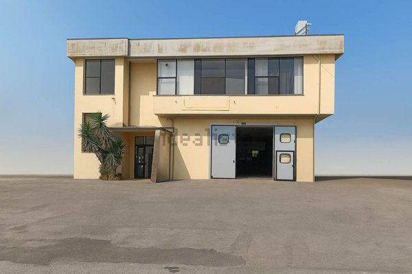 locale di sgombero in vendita a Serravalle Pistoiese in zona Casalguidi