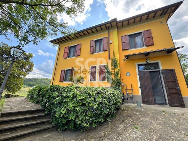casa indipendente in vendita a Serravalle Pistoiese in zona Casalguidi