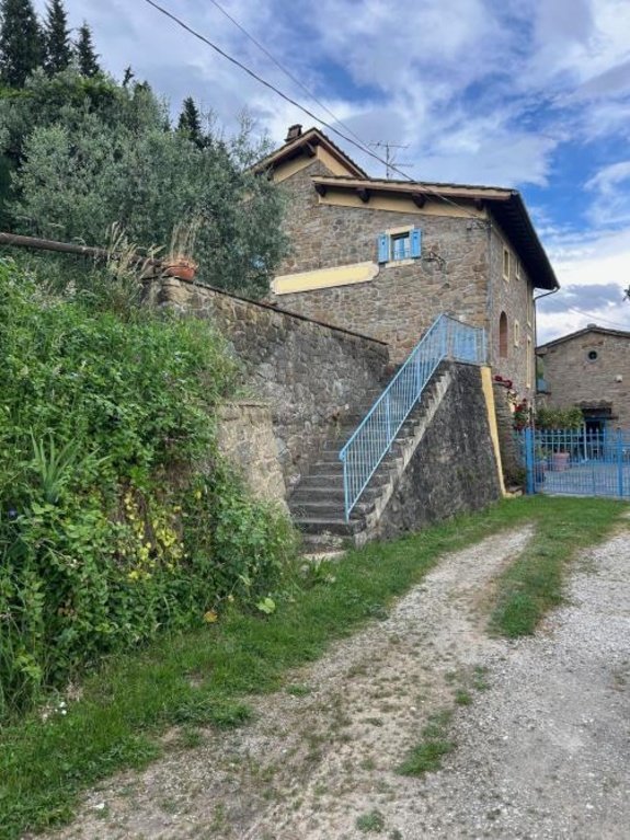 casa indipendente in vendita a Serravalle Pistoiese in zona Casalguidi