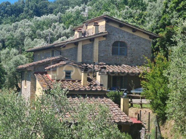 casa indipendente in vendita a Serravalle Pistoiese in zona Casalguidi