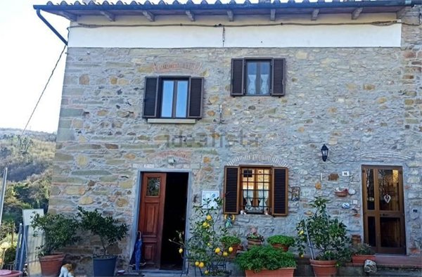 casa indipendente in vendita a Serravalle Pistoiese in zona Casalguidi