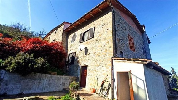 casa indipendente in vendita a Serravalle Pistoiese in zona Casalguidi