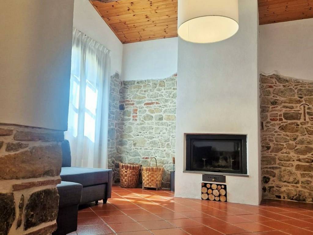 casa indipendente in vendita a Serravalle Pistoiese in zona Castellina