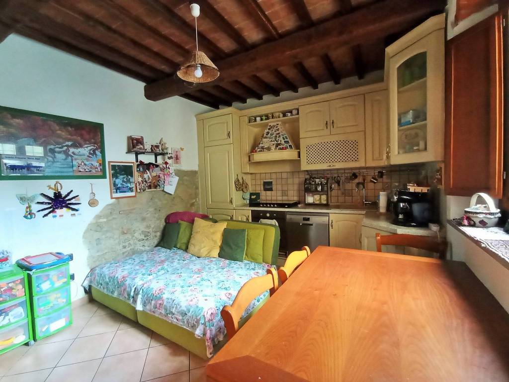 casa indipendente in vendita a Serravalle Pistoiese in zona Casalguidi