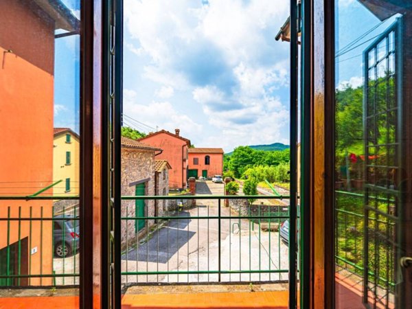 appartamento in vendita a Serravalle Pistoiese in zona Ponte di Serravalle