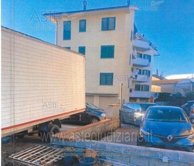 locale commerciale in vendita a Serravalle Pistoiese in zona Cantagrillo