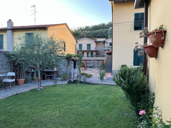 casa indipendente in vendita a Serravalle Pistoiese in zona Ponte di Serravalle