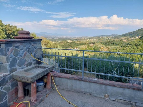 casa indipendente in vendita a Serravalle Pistoiese in zona Casalguidi