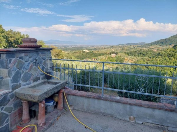 casa indipendente in vendita a Serravalle Pistoiese in zona Casalguidi