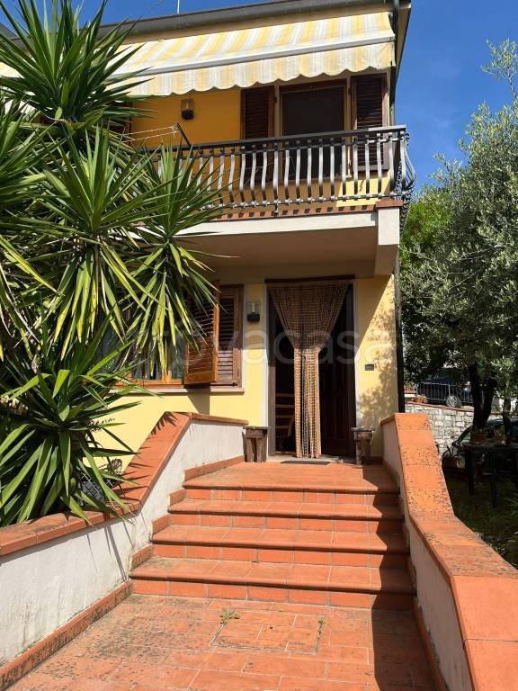casa indipendente in vendita a Serravalle Pistoiese in zona Ponte di Serravalle