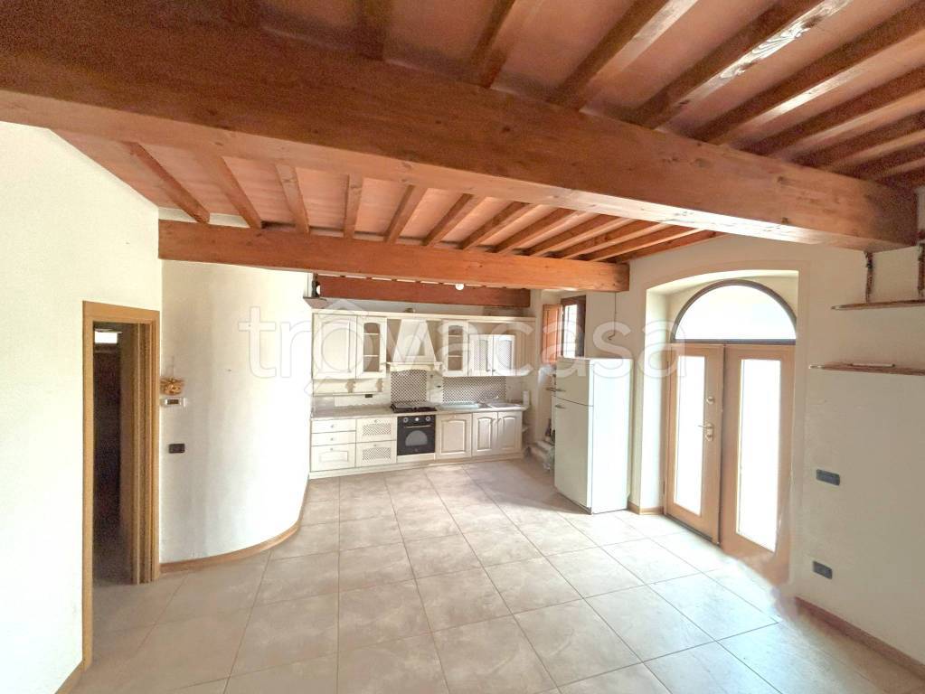 casa indipendente in vendita a Serravalle Pistoiese in zona Vinacciano