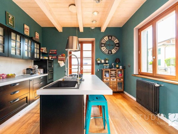 casa indipendente in vendita a Serravalle Pistoiese in zona Casalguidi
