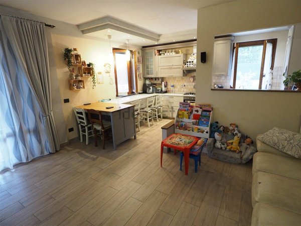 appartamento in vendita a Serravalle Pistoiese in zona Ponte di Serravalle