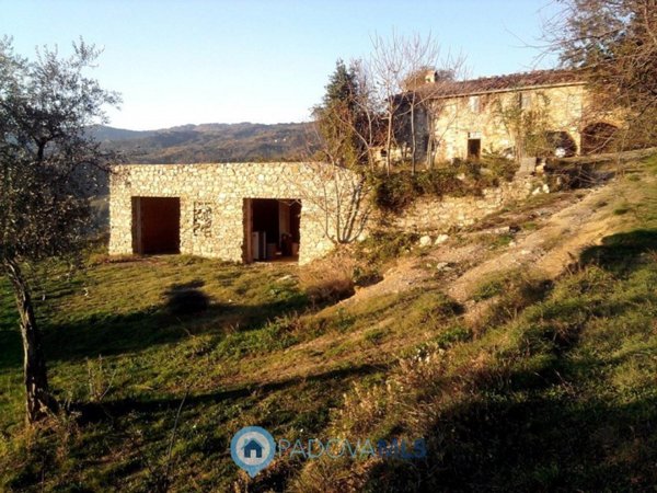 casa indipendente in vendita a Serravalle Pistoiese