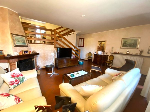 casa indipendente in vendita a Serravalle Pistoiese in zona Ponte di Serravalle