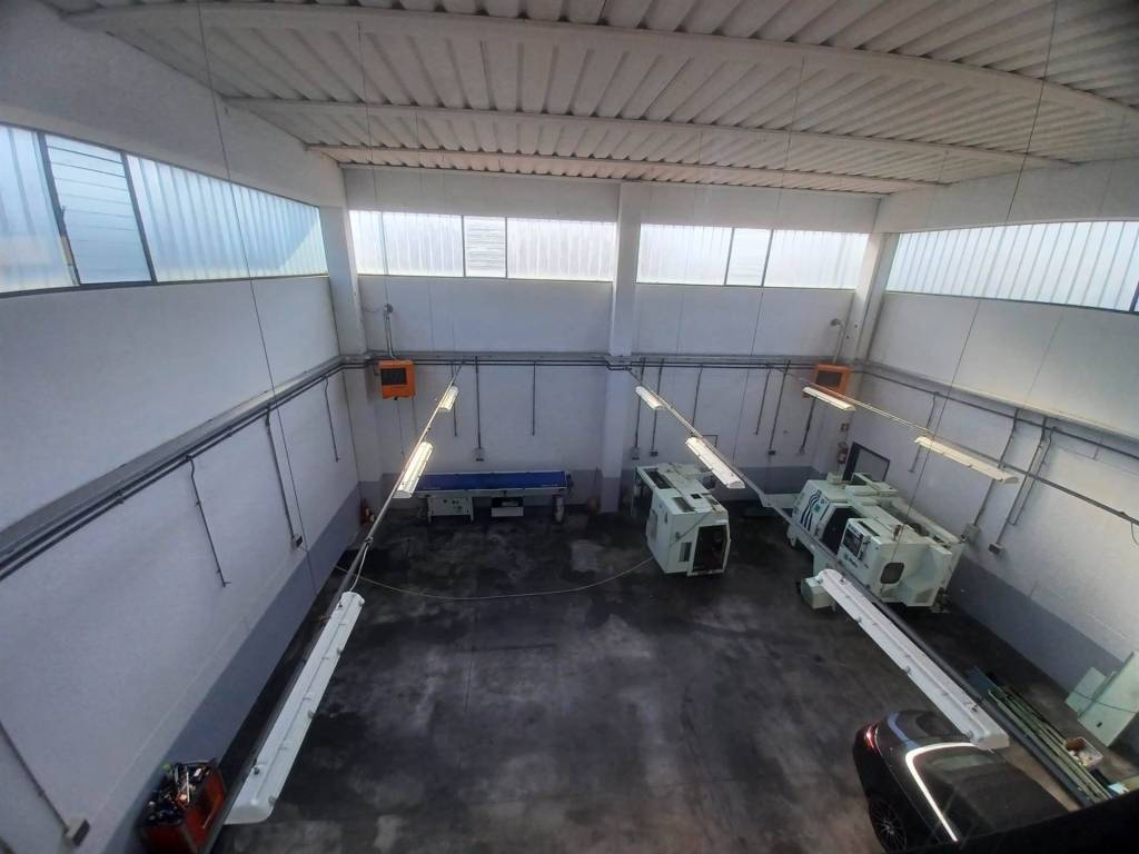 locale commerciale in vendita a Serravalle Pistoiese in zona Cantagrillo