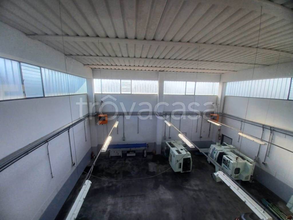 locale commerciale in vendita a Serravalle Pistoiese in zona Cantagrillo