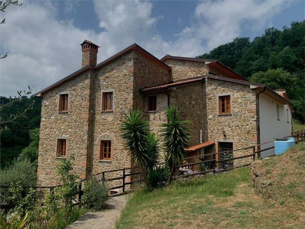 casa indipendente in vendita a Serravalle Pistoiese