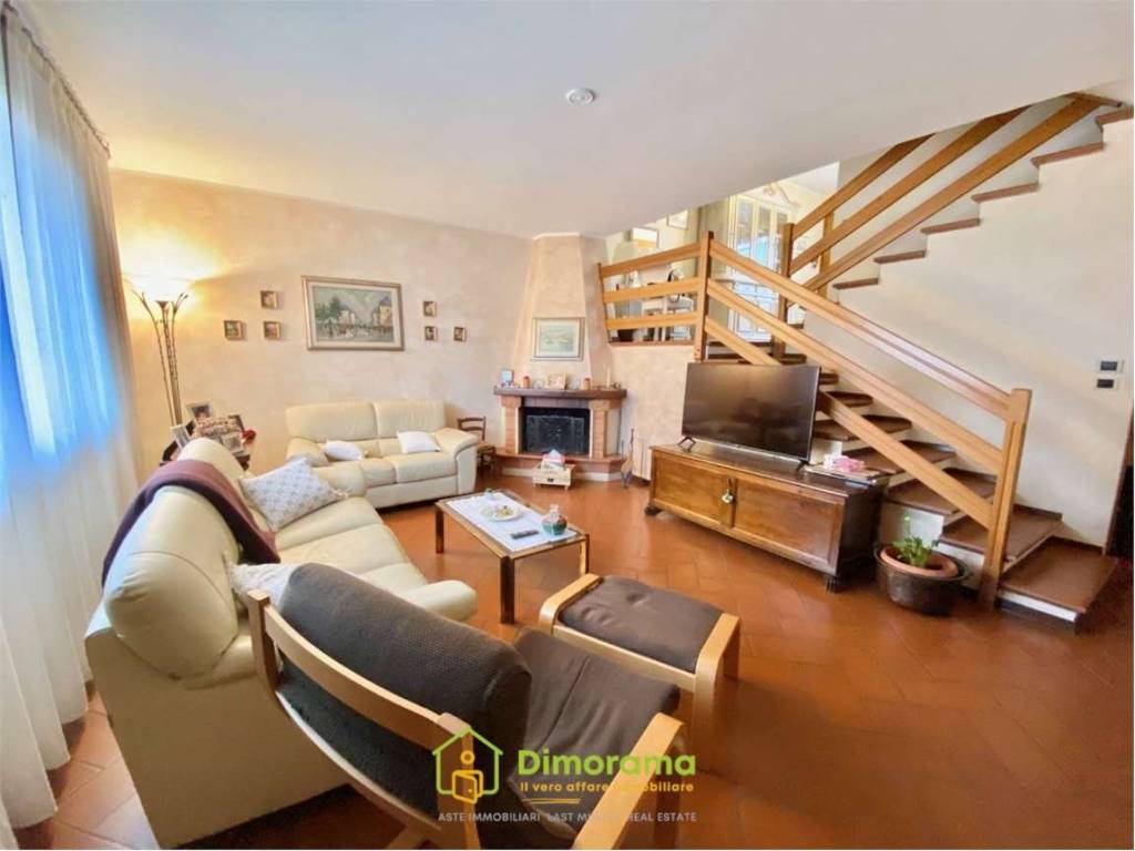 casa indipendente in vendita a Serravalle Pistoiese in zona Ponte di Serravalle