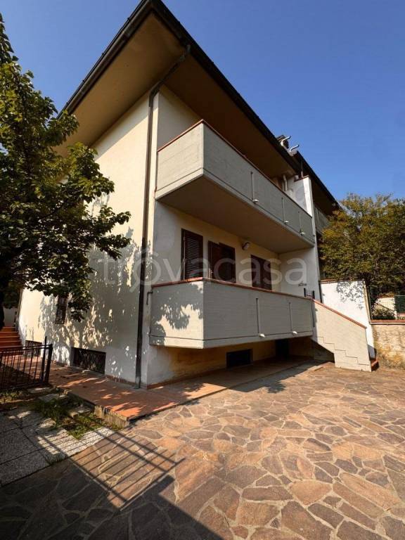 casa indipendente in vendita a Serravalle Pistoiese in zona Ponte di Serravalle