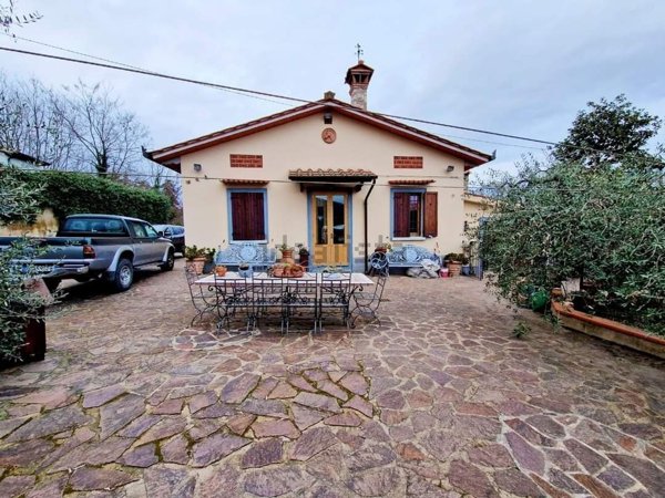 casa indipendente in vendita a Serravalle Pistoiese in zona Casalguidi