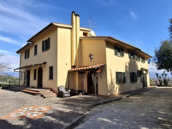 casa indipendente in vendita a Serravalle Pistoiese