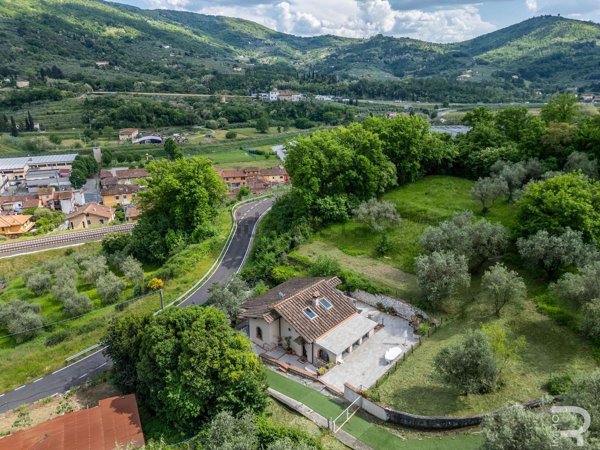 casa indipendente in vendita a Serravalle Pistoiese