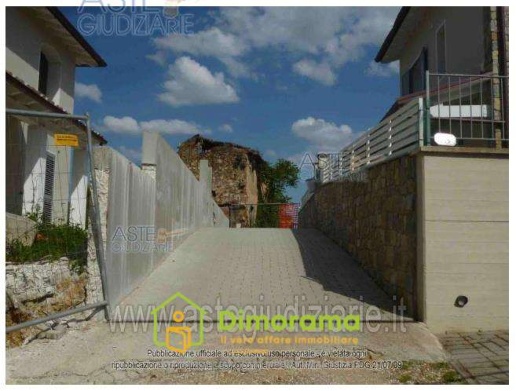 casa indipendente in vendita a Serravalle Pistoiese