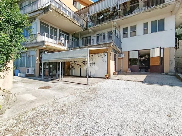 negozio in vendita a Serravalle Pistoiese in zona Ponte di Serravalle