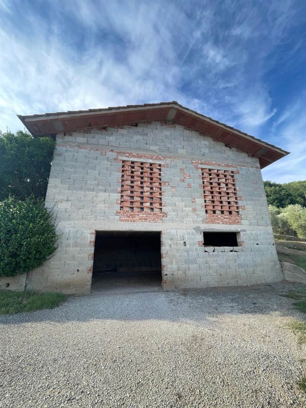 locale di sgombero in vendita a Serravalle Pistoiese in zona Ponte di Serravalle