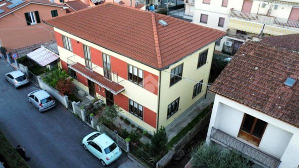 casa indipendente in vendita a Serravalle Pistoiese in zona Casalguidi