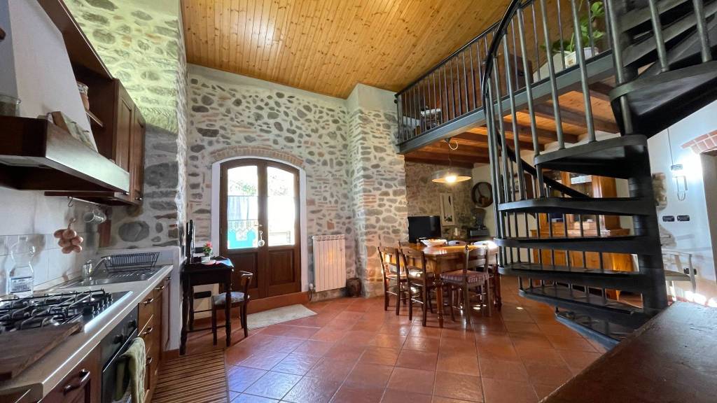 casa indipendente in vendita a Serravalle Pistoiese