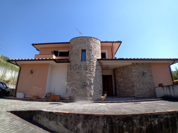 casa indipendente in vendita a Serravalle Pistoiese