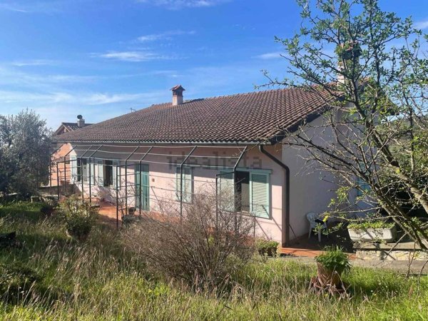 casa indipendente in vendita a Serravalle Pistoiese