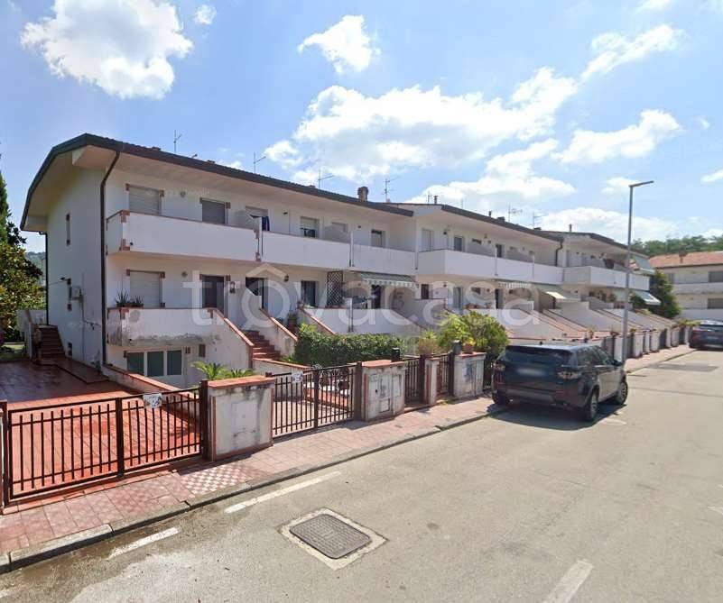 casa indipendente in vendita a Serravalle Pistoiese in zona Ponte di Serravalle