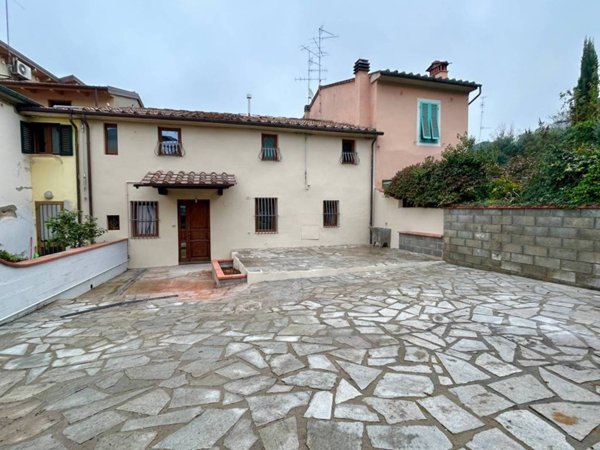 casa indipendente in vendita a Serravalle Pistoiese in zona Casalguidi