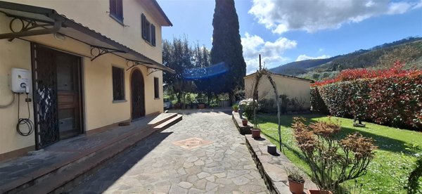 casa indipendente in vendita a Serravalle Pistoiese in zona Casalguidi